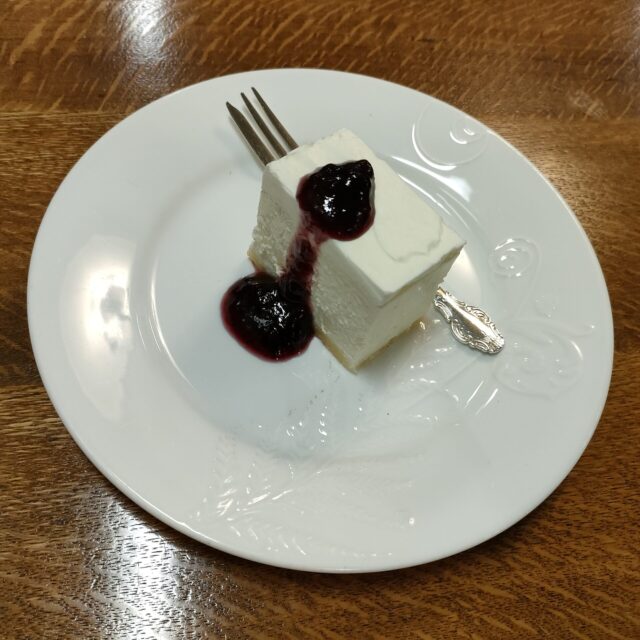 フランソワ喫茶室　レアチーズケーキ